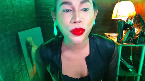 Snapshot of urhardcockqueenxxx chatting on 11, 1, 2025 queen norelle online show from 11, 1, 2025