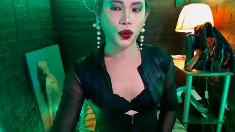 Snapshot of urhardcockqueenxxx chatting on 7, 2, 2025 queen norelle online show from 7, 2, 2025