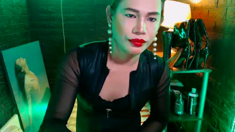 Snapshot of urhardcockqueenxxx chatting on 1, 3, 2025 queen norelle online show from 1, 3, 2025