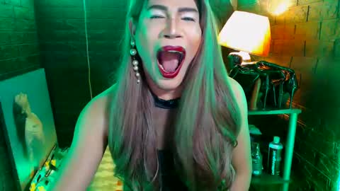 Snapshot of urhardcockqueenxxx chatting on 6, 3, 2025 queen norelle online show from 6, 3, 2025