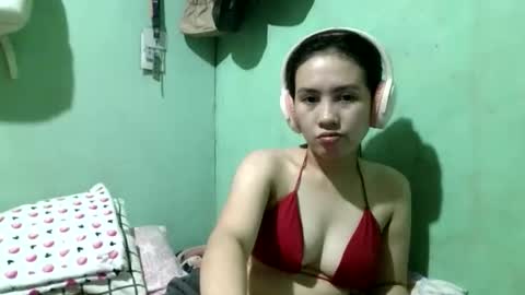 Snapshot of urhotasian4u chatting on 17, 4, 2026 Jhossa online show from 17, 4, 2026