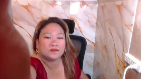 Snapshot of urhotmomcathlea chatting on 1, 3, 2026 urhotmomcathlea online show from 1, 3, 2026