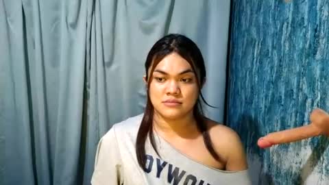 urhottie_bella online show from 13, 7, 2026