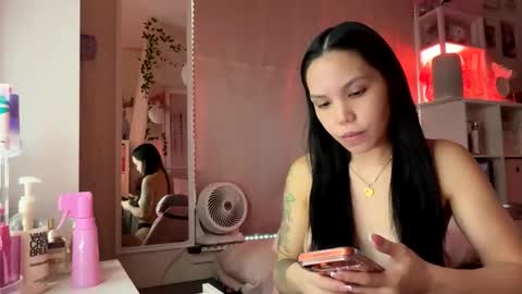 Snapshot of urlittlefilipina chatting on 4, 12, 2025 urlittlefilipina online show from 4, 12, 2025