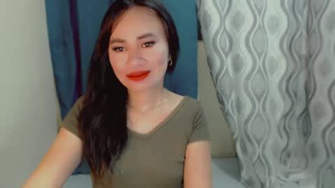 urlovely_che online show from 5, 7, 2026