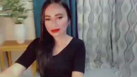 urlovely_che online show from 13, 7, 2026