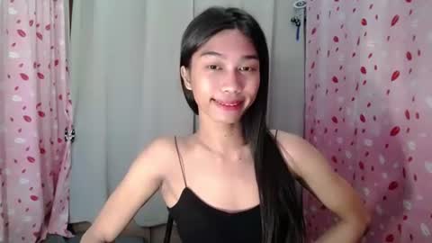 urloverjasmine_xx online show from 29, 3, 2026