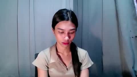 urloverjasmine_xx online show from 24, 4, 2026