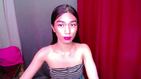 urloverjasmine_xx online show from 16, 7, 2026