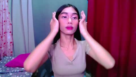 urloverjasmine_xx online show from 21, 7, 2026
