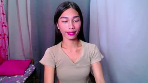 urloverjasmine_xx online show from 22, 7, 2026