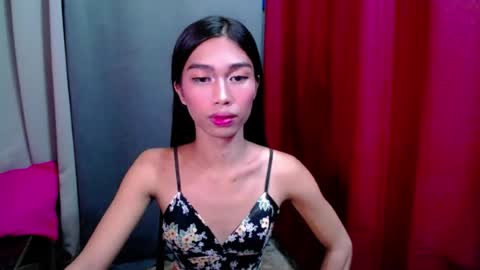 urloverjasmine_xx online show from 23, 7, 2026