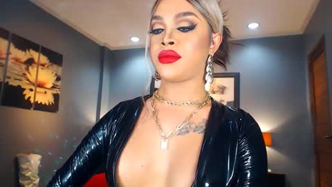 Snapshot of urmajestytyra chatting on 16, 1, 2025 UrMajestyTyra online show from 16, 1, 2025