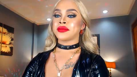 Snapshot of urmajestytyra chatting on 17, 1, 2025 UrMajestyTyra online show from 17, 1, 2025