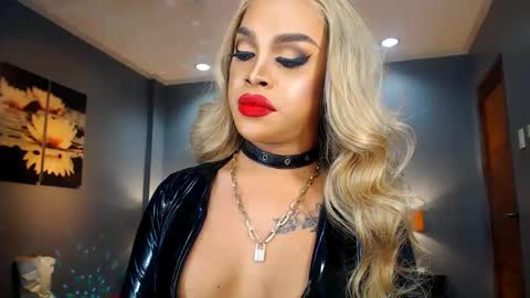 Snapshot of urmajestytyra chatting on 17, 1, 2025 UrMajestyTyra online show from 17, 1, 2025