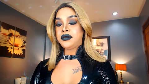 Snapshot of urmajestytyra chatting on 11, 2, 2025 UrMajestyTyra online show from 11, 2, 2025