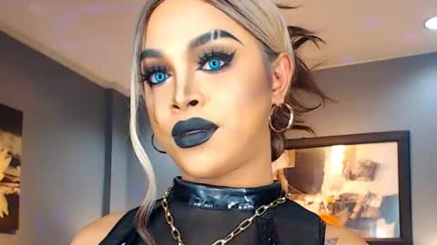 Snapshot of urmajestytyra chatting on 15, 2, 2025 UrMajestyTyra online show from 15, 2, 2025