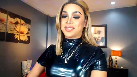 Snapshot of urmajestytyra chatting on 17, 2, 2025 UrMajestyTyra online show from 17, 2, 2025