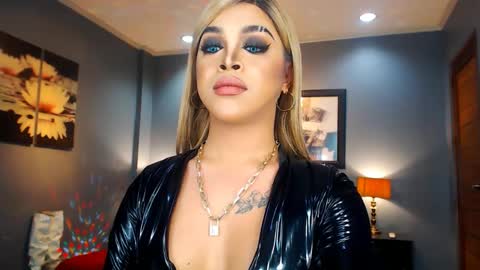 Snapshot of urmajestytyra chatting on 22, 2, 2025 UrMajestyTyra online show from 22, 2, 2025