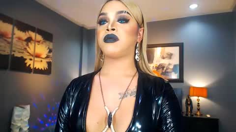 Snapshot of urmajestytyra chatting on 24, 2, 2025 UrMajestyTyra online show from 24, 2, 2025