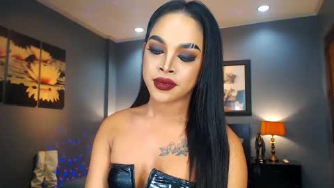 Snapshot of urmajestytyra chatting on 5, 3, 2025 UrMajestyTyra online show from 5, 3, 2025