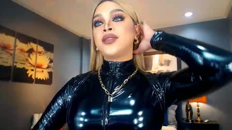 Snapshot of urmajestytyra chatting on 6, 3, 2025 UrMajestyTyra online show from 6, 3, 2025