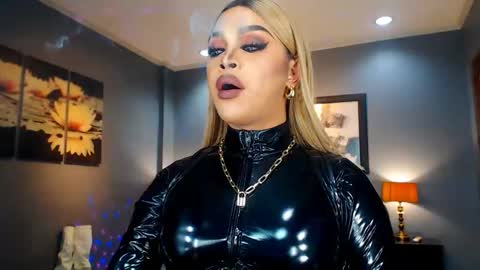 Snapshot of urmajestytyra chatting on 6, 3, 2025 UrMajestyTyra online show from 6, 3, 2025