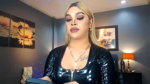 Snapshot of urmajestytyra chatting on 9, 3, 2025 UrMajestyTyra online show from 9, 3, 2025