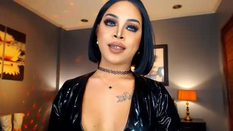 Snapshot of urmajestytyra chatting on 3, 10, 2025 UrMajestyTyra online show from 3, 10, 2025