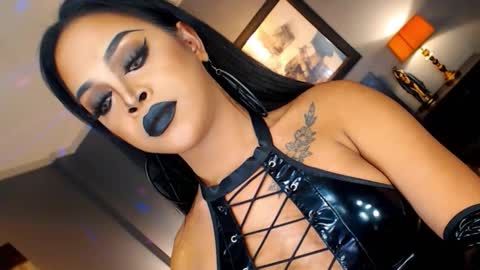 Snapshot of urmajestytyra chatting on 9, 10, 2025 UrMajestyTyra online show from 9, 10, 2025