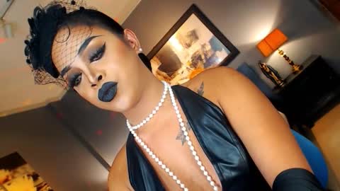 Snapshot of urmajestytyra chatting on 11, 10, 2025 UrMajestyTyra online show from 11, 10, 2025