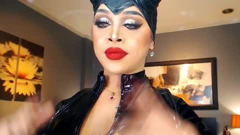 Snapshot of urmajestytyra chatting on 30, 10, 2025 UrMajestyTyra online show from 30, 10, 2025