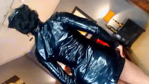 Snapshot of urmajestytyra chatting on 12, 11, 2025 UrMajestyTyra online show from 12, 11, 2025