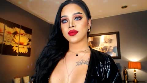 Snapshot of urmajestytyra chatting on 14, 11, 2025 UrMajestyTyra online show from 14, 11, 2025