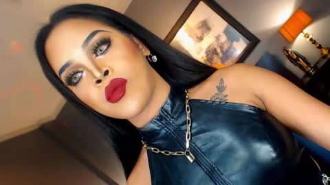 Snapshot of urmajestytyra chatting on 18, 11, 2025 UrMajestyTyra online show from 18, 11, 2025