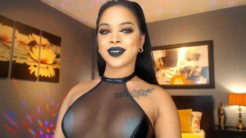 Snapshot of urmajestytyra chatting on 21, 4, 2026 UrMajestyTyra online show from 21, 4, 2026