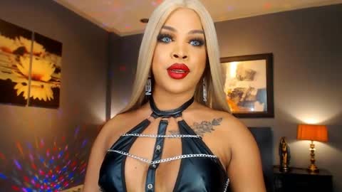 Snapshot of urmajestytyra chatting on 14, 5, 2026 UrMajestyTyra online show from 14, 5, 2026