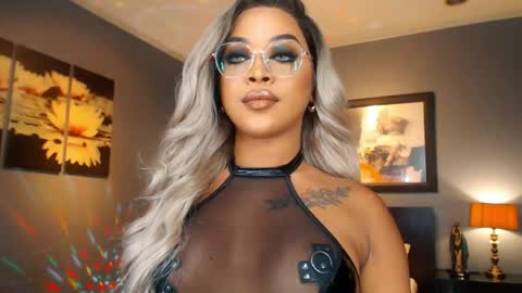Snapshot of urmajestytyra chatting on 26, 5, 2026 UrMajestyTyra online show from 26, 5, 2026