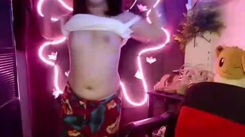 Snapshot of urpinay_pia chatting on 13, 11, 2025 Pia online show from 13, 11, 2025