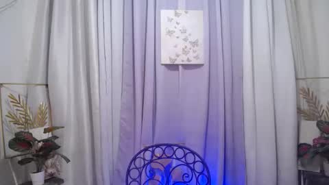 JUST CALL ME LLANA online show from 4, 11, 2025