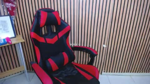 yanie online show from 14, 1, 2025