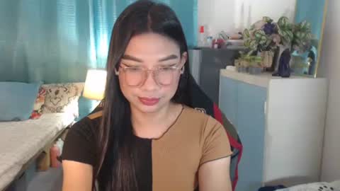 Snapshot of urwetasianprincessxx chatting on 17, 12, 2025 Ashley Kate Mateo Gray online show from 17, 12, 2025