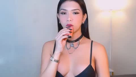 urwildest_margaret online show from 11, 2, 2026