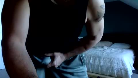 Snapshot of usamalemgj chatting on 8, 1, 2025 JayDee20420 online show from 8, 1, 2025