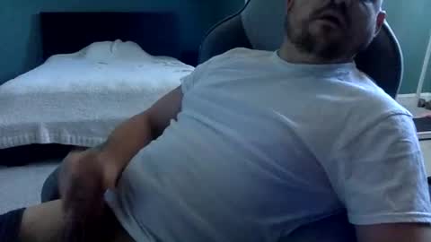 Snapshot of usamalemgj chatting on 18, 12, 2025 JayDee20420 online show from 18, 12, 2025