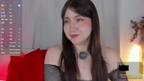 Snapshot of uwumary chatting on 3, 7, 2026 Mary online show from 3, 7, 2026