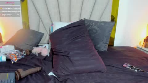 Snapshot of vahiolet_fuentes chatting on 3, 12, 2024 vahioleth online show from 3, 12, 2024