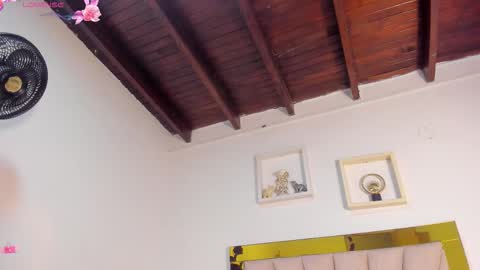 Snapshot of vahiolet_fuentes chatting on 3, 10, 2025 vahioleth online show from 3, 10, 2025