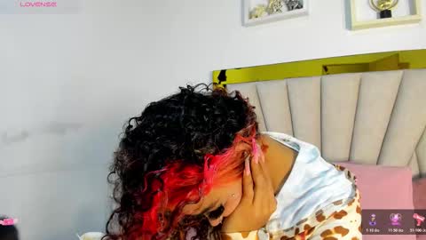 Snapshot of vahiolet_fuentes chatting on 2, 12, 2025 vahioleth online show from 2, 12, 2025