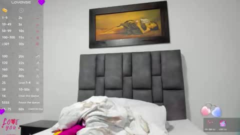 Vahiolet smith online show from 4, 4, 2026